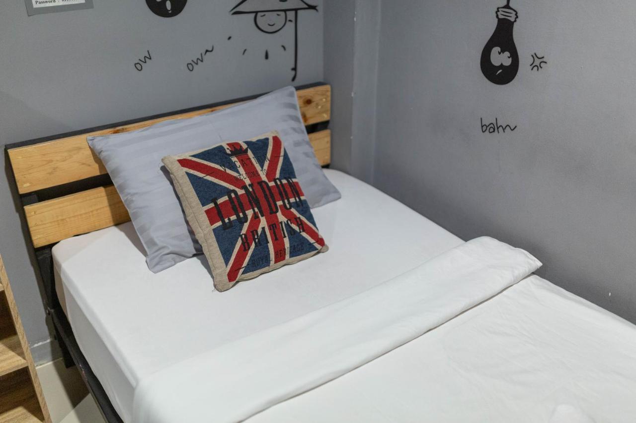 Hostel La Belle Nuit House Chiang Mai Zewnętrze zdjęcie