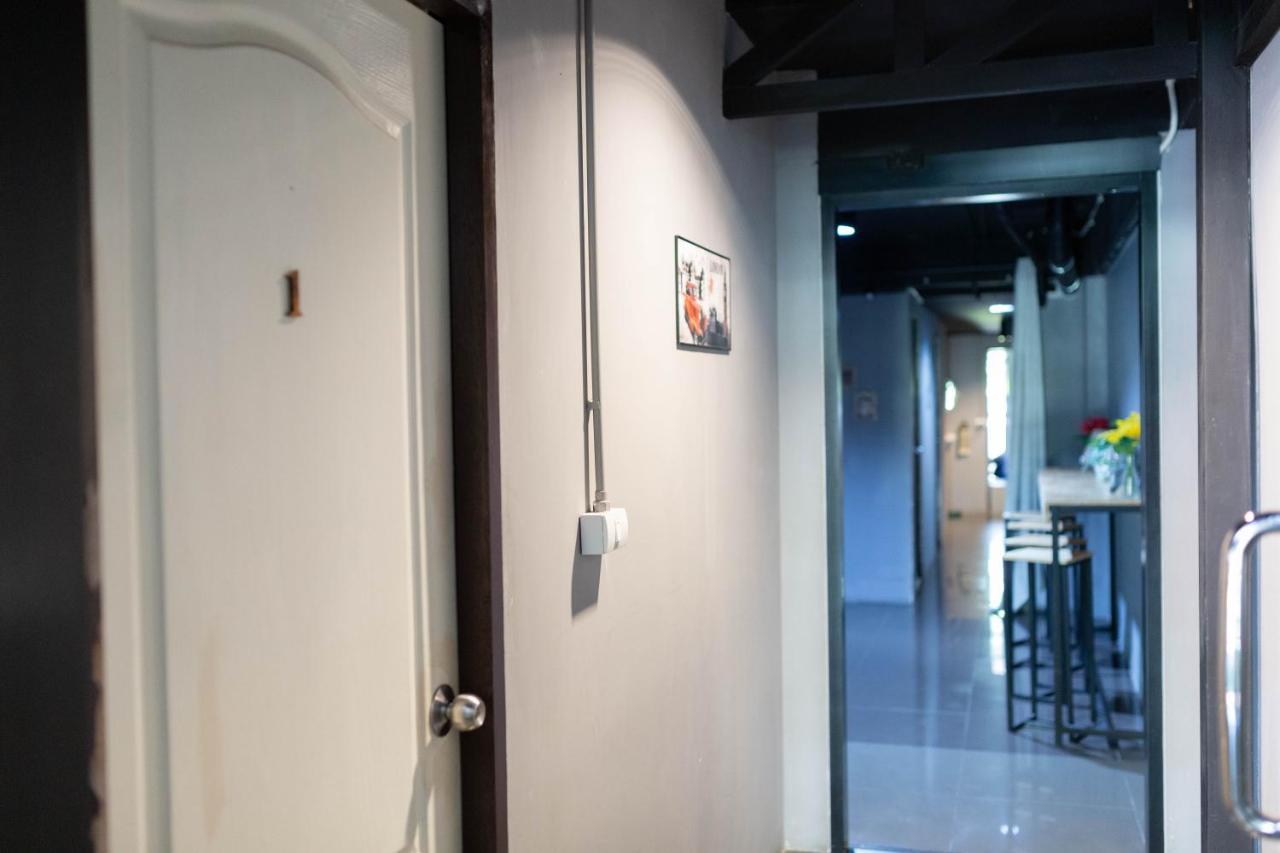 Hostel La Belle Nuit House Chiang Mai Zewnętrze zdjęcie