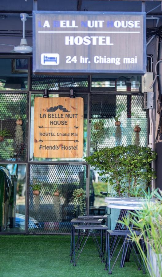 Hostel La Belle Nuit House Chiang Mai Zewnętrze zdjęcie