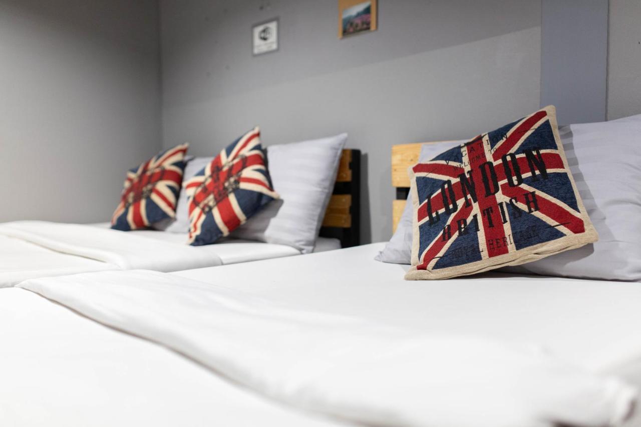 Hostel La Belle Nuit House Chiang Mai Zewnętrze zdjęcie