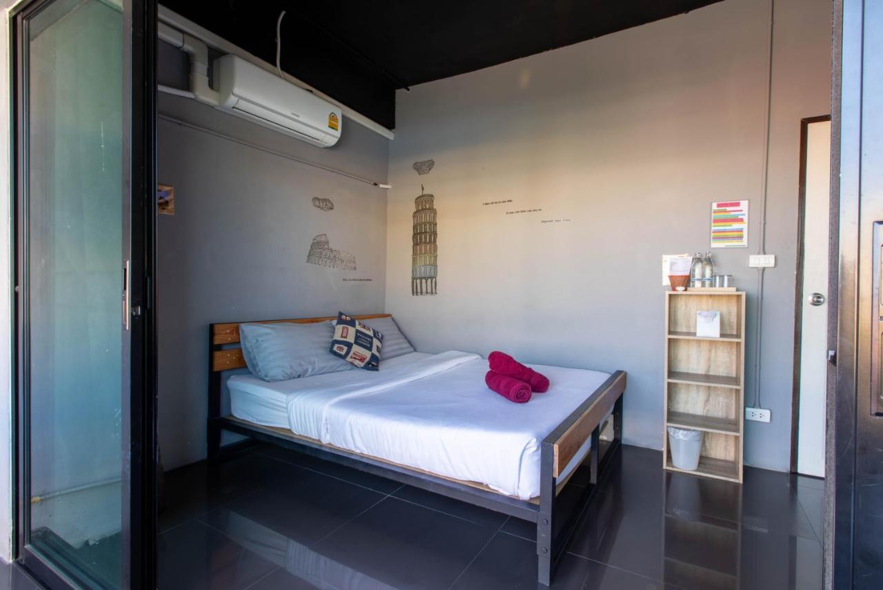 Hostel La Belle Nuit House Chiang Mai Zewnętrze zdjęcie