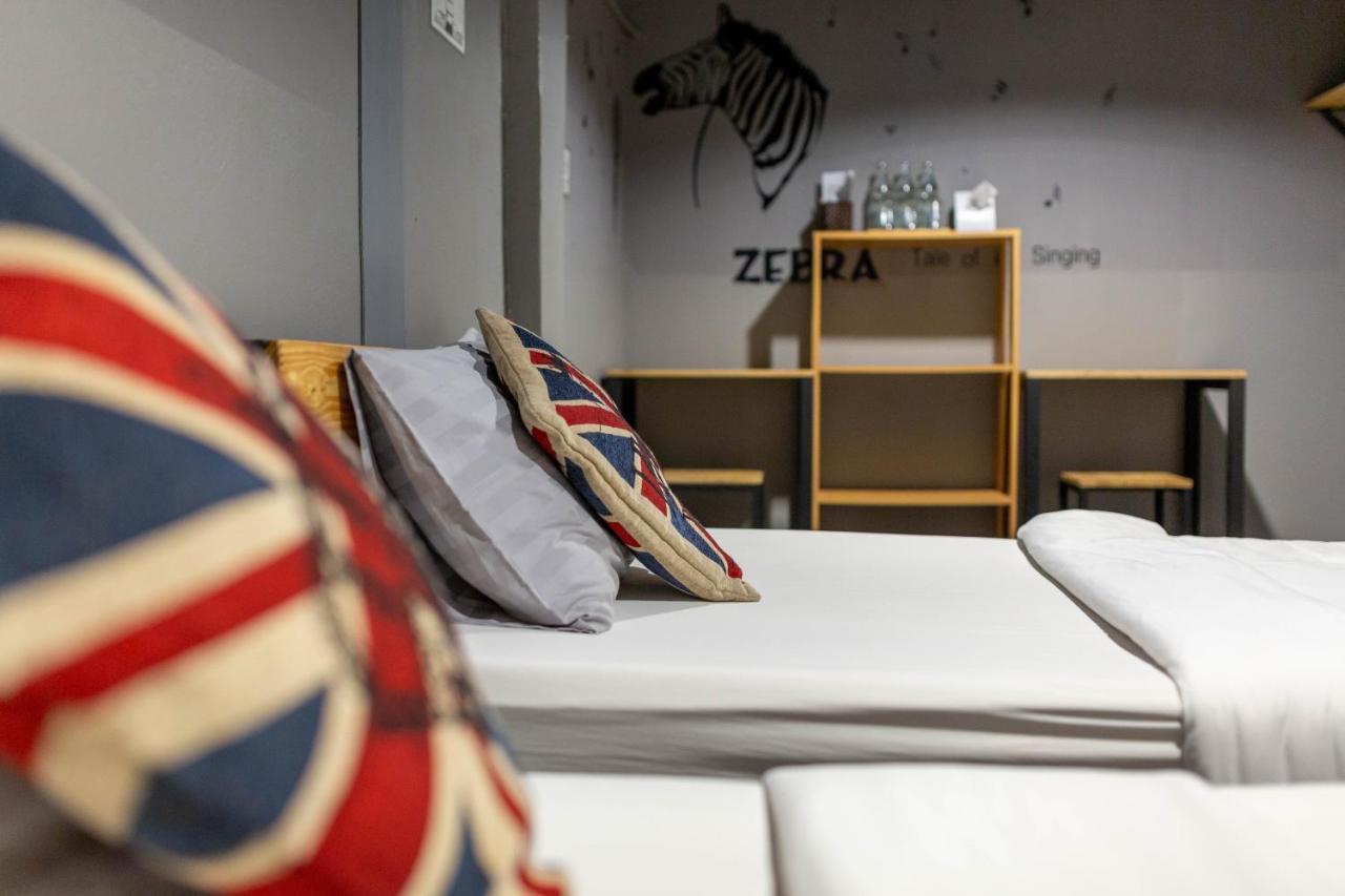 Hostel La Belle Nuit House Chiang Mai Zewnętrze zdjęcie