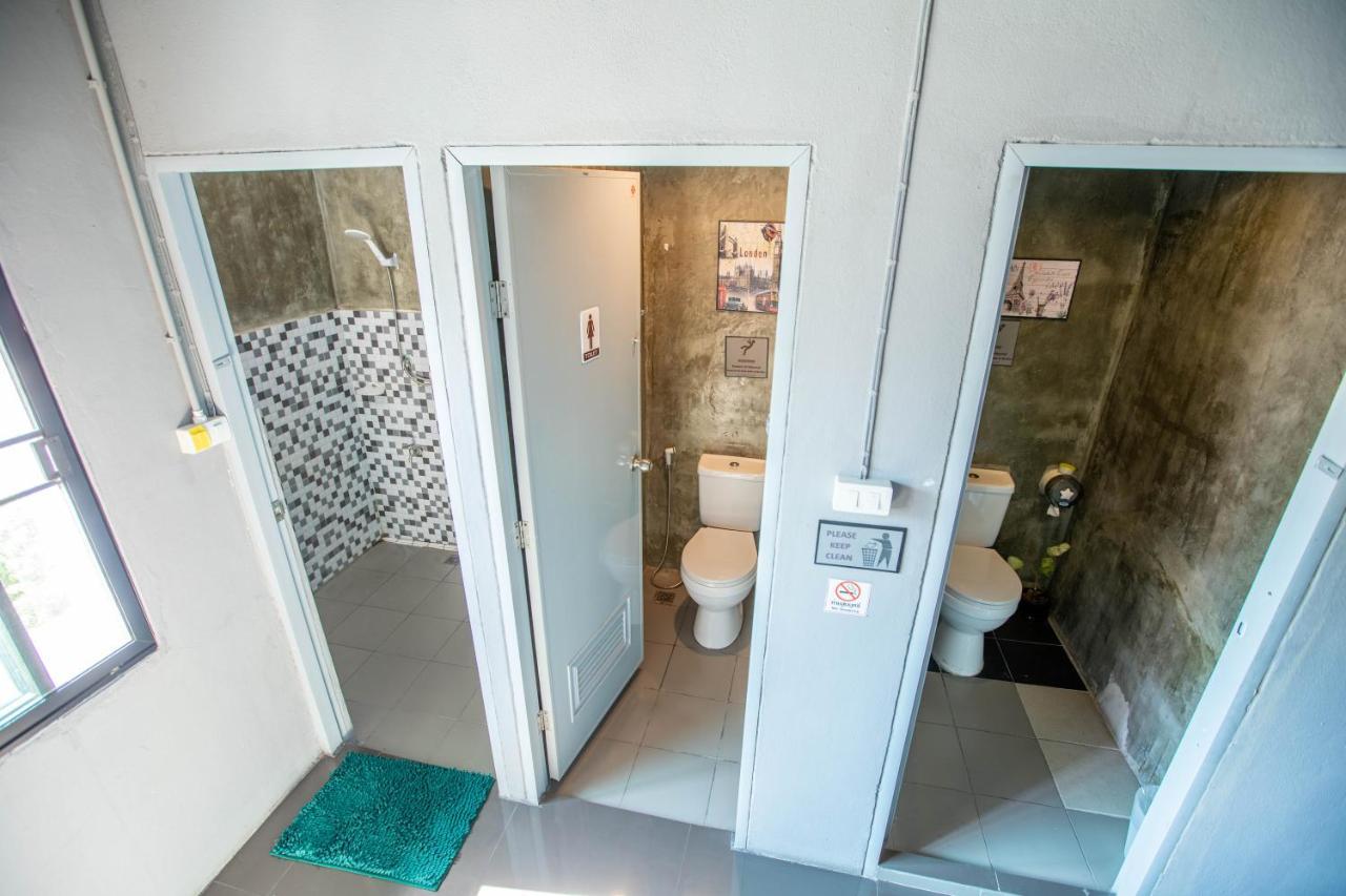 Hostel La Belle Nuit House Chiang Mai Zewnętrze zdjęcie