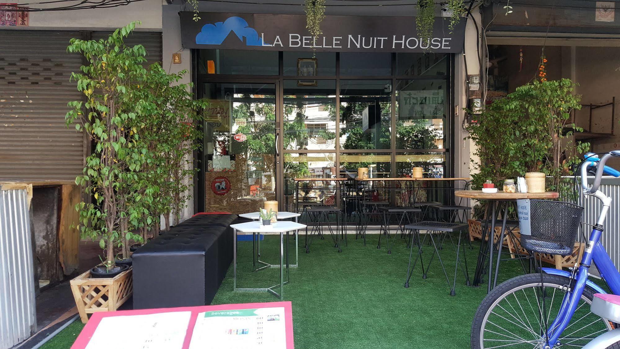 Hostel La Belle Nuit House Chiang Mai Zewnętrze zdjęcie