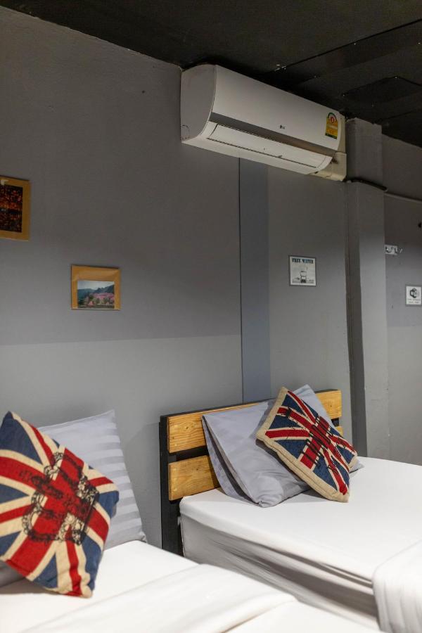 Hostel La Belle Nuit House Chiang Mai Zewnętrze zdjęcie