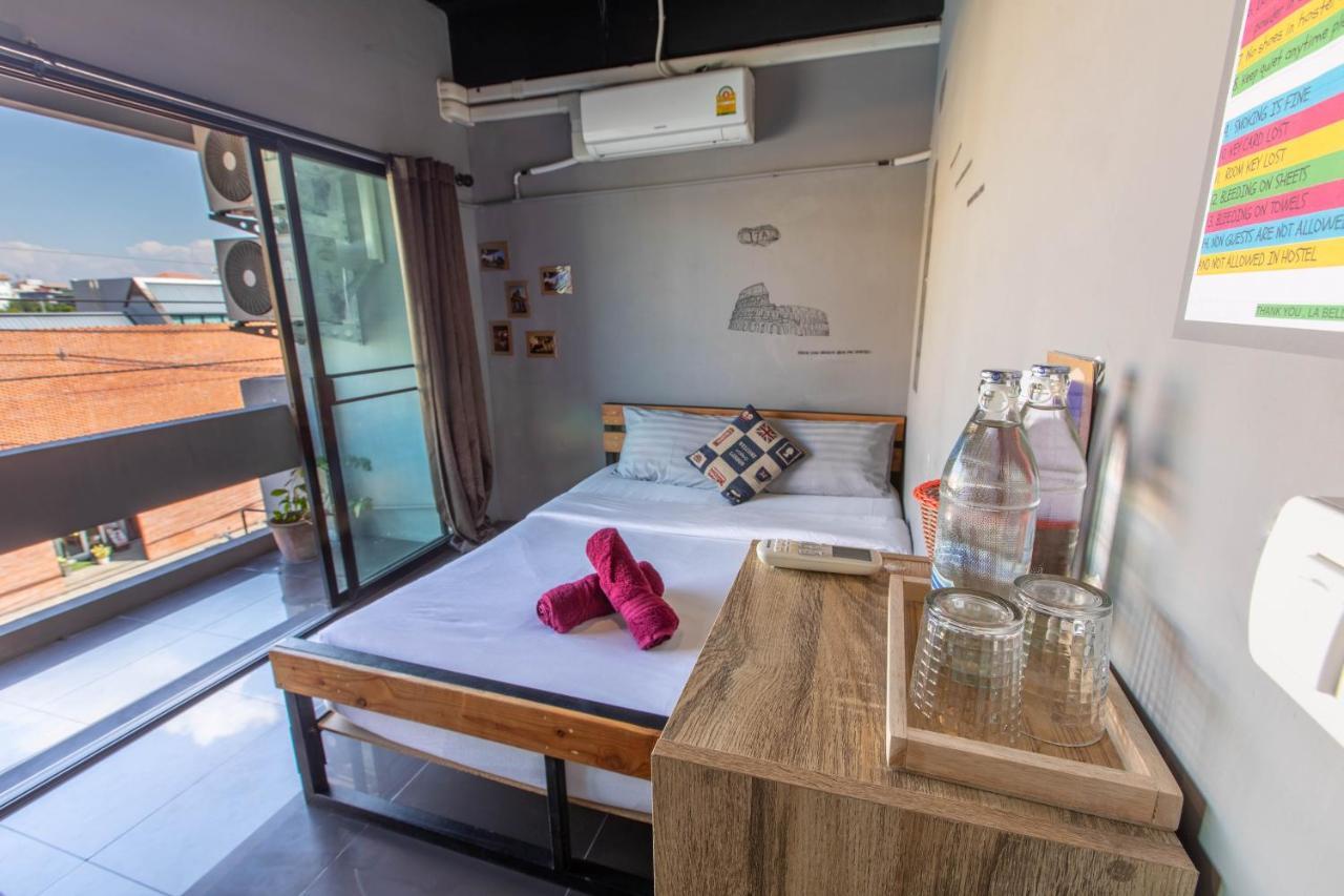 Hostel La Belle Nuit House Chiang Mai Zewnętrze zdjęcie